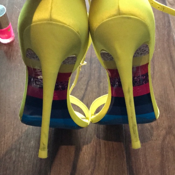 ALDO yellow fluorescent shoes - Picture 6 of 8